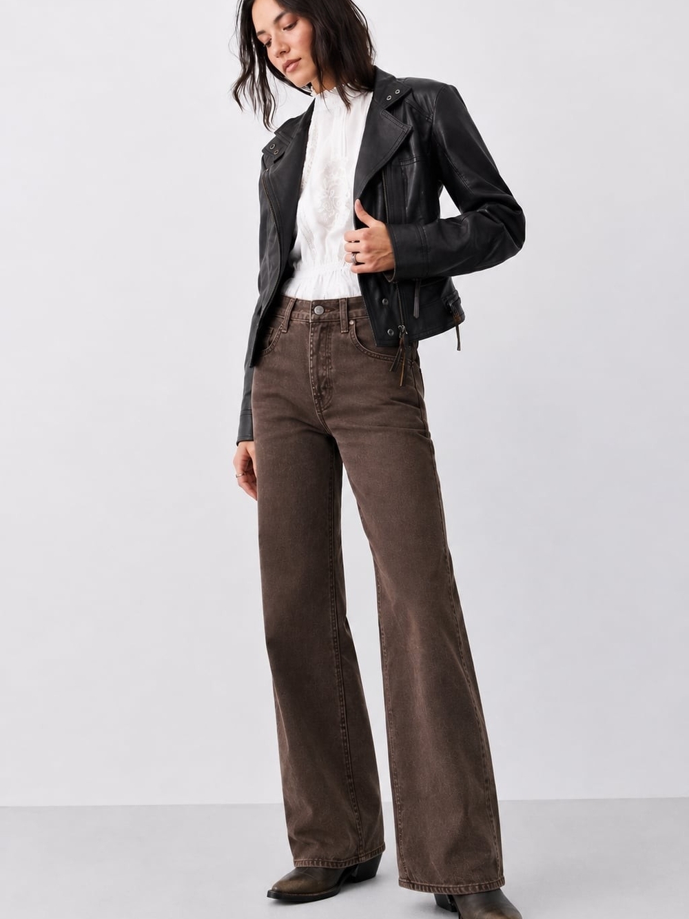 Lee Straigh Leg High-Rise Jeans in Chocolate Brown Rich Girl Starter Pack